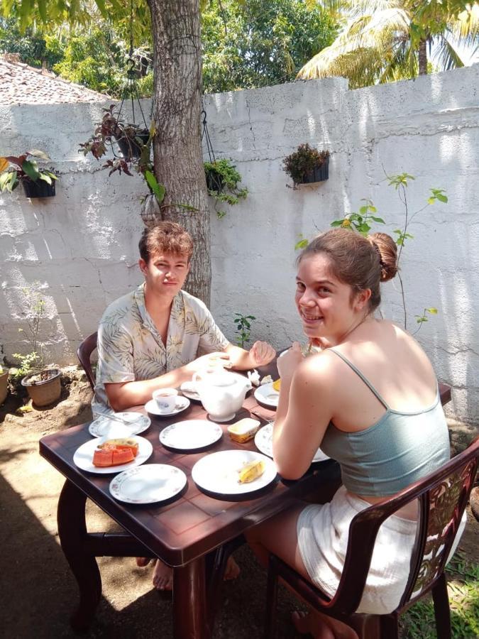 Menaka Homestay Tangalle Zewnętrze zdjęcie