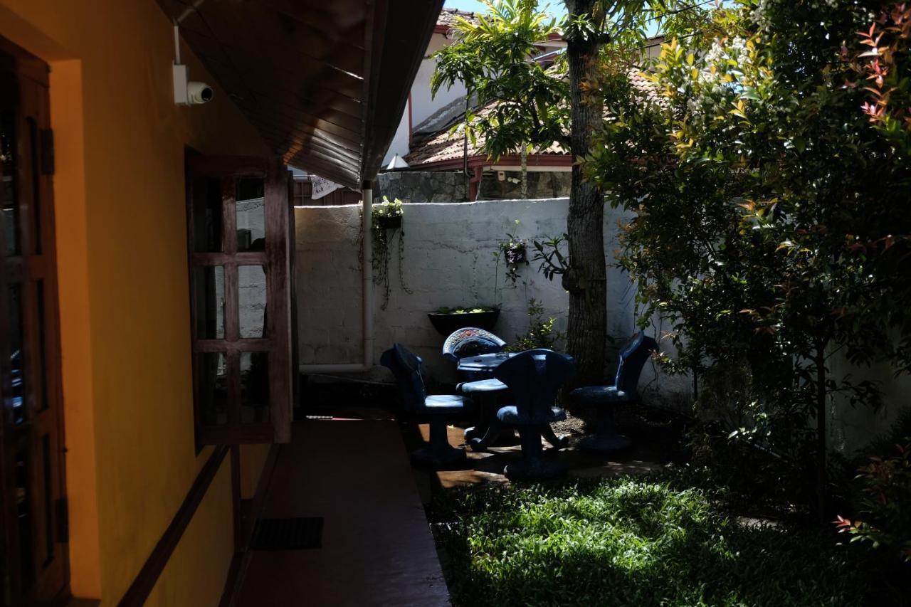 Menaka Homestay Tangalle Zewnętrze zdjęcie